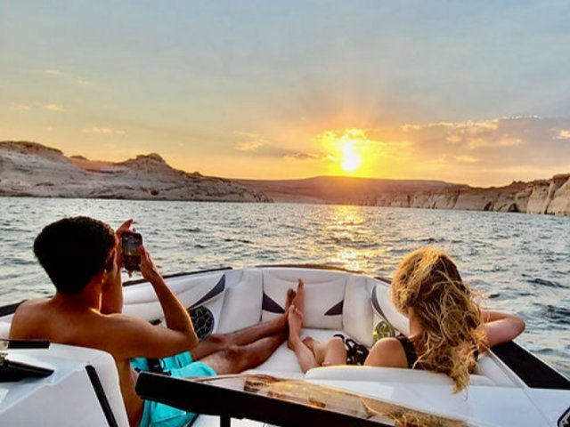 Exclusive 1-Hour Water Antelope Canyon Boat Tour (Large Vessel, 38 Pax)