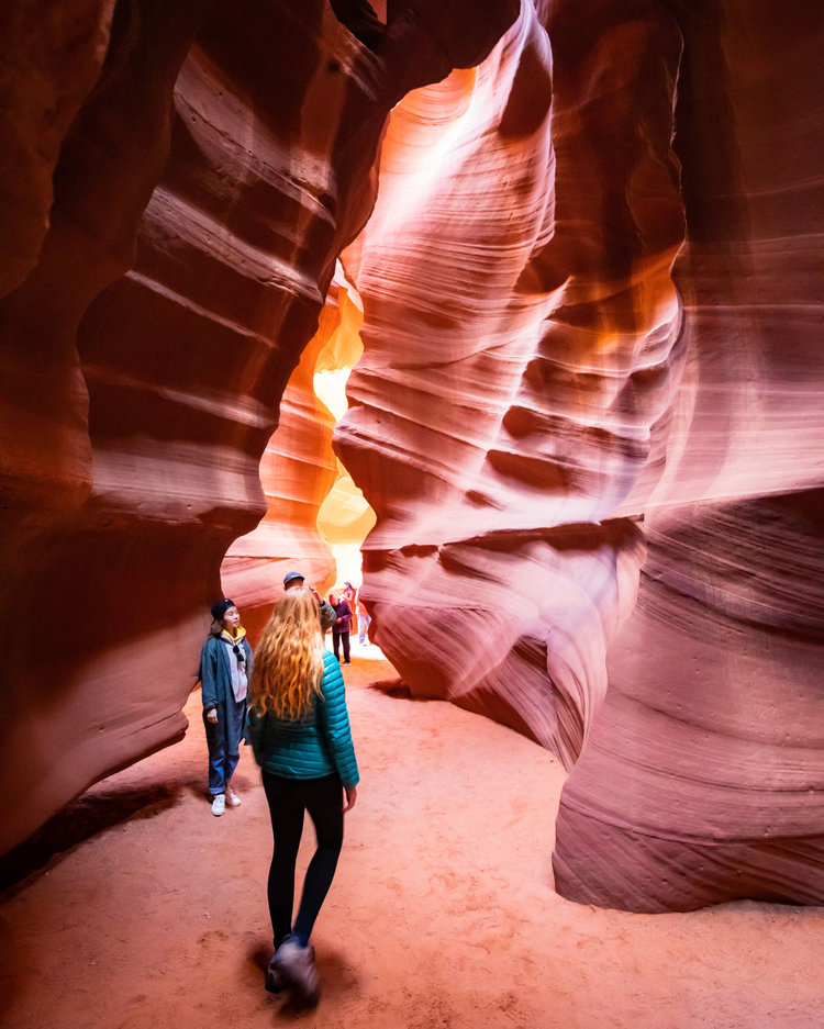 antelope canyon tours lower vs upper